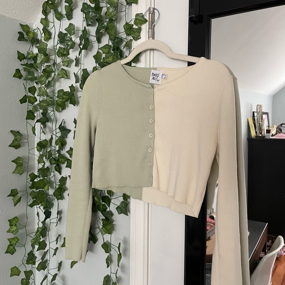 Two-Tone Cropped Cardigan